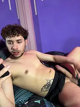 foxking27 - Foxking27's free webcam - UK Sex Cams