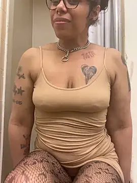 Desirae_Luciano