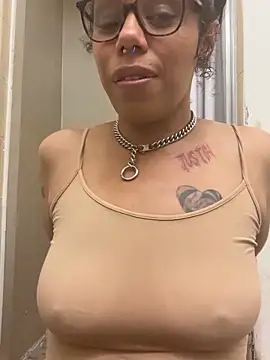 Desirae_Luciano