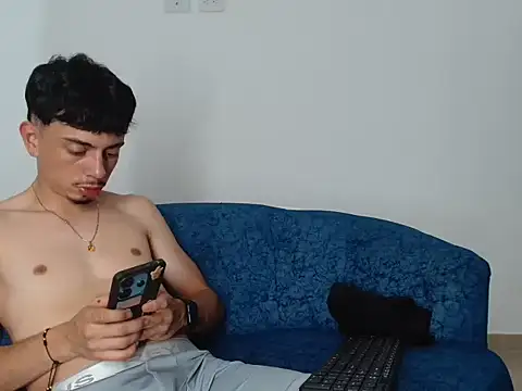 dannysanta08 - DannySanta08's free webcam - UK Sex Cams