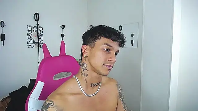 Leonard_Price webcam