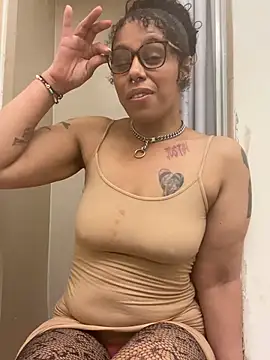 Desirae_Luciano webcam