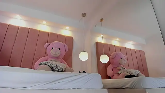 mia_rouxx1 webcam