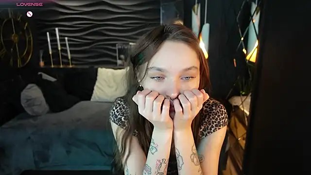 ChloeSunny webcam
