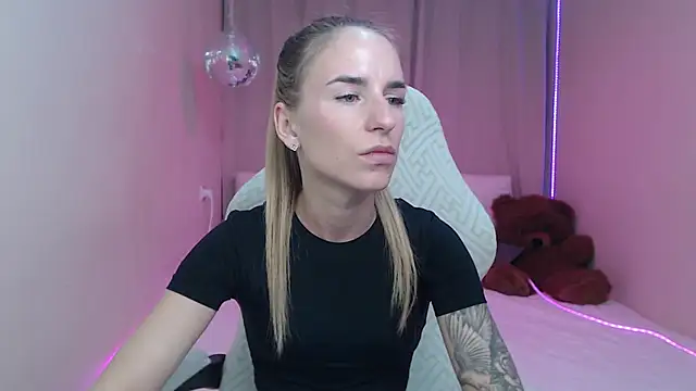 DeboraHorny webcam