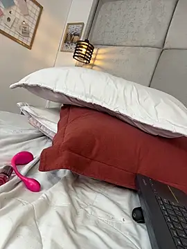 IvonneOwen webcam