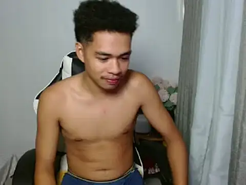 curlyasian_njxx webcam
