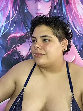 Hailey_Curvy webcam