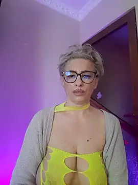 LunaBlaise webcam