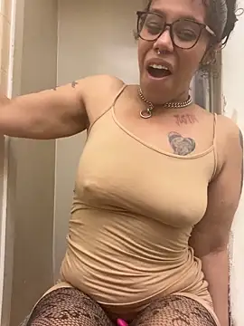 Desirae_Luciano
