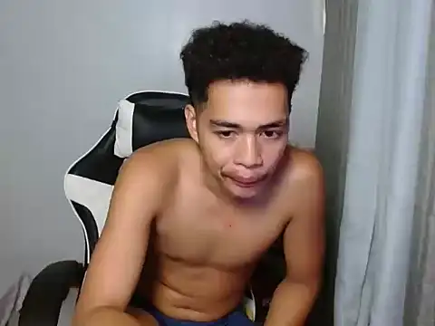 curlyasian_njxx webcam