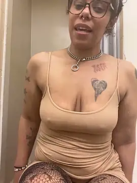 Desirae_Luciano