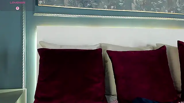 MiaKay1 webcam