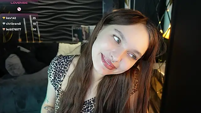 ChloeSunny webcam