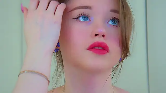 KeiraAsti webcam