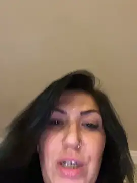 LittleMissEeve webcam