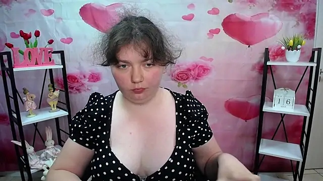 NeonilaLisova webcam