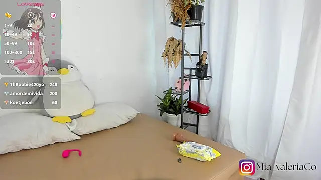 mia-valeria- (F teen) - TEASE PUSSY IN DOGGY STYLE