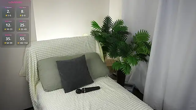 ClarineCasebolt webcam