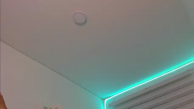 Sara_Red_X webcam