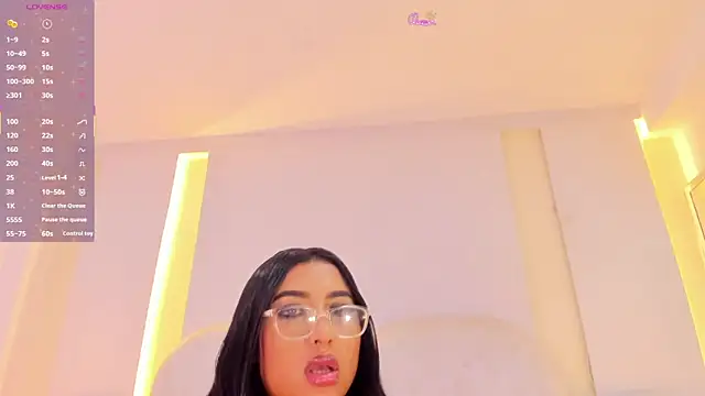 SalomeeBell webcam