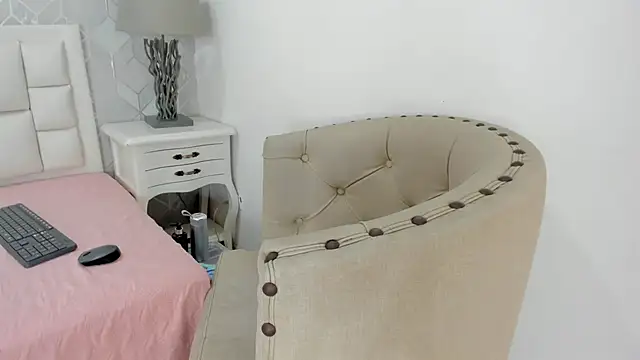 naia_cox webcam