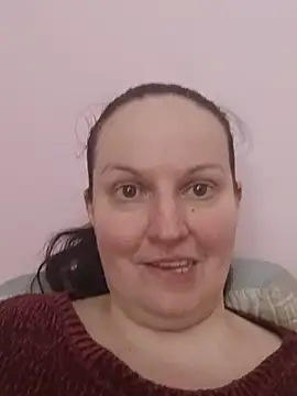 BustyLadyAlma webcam