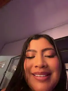 LunaaRosse webcam