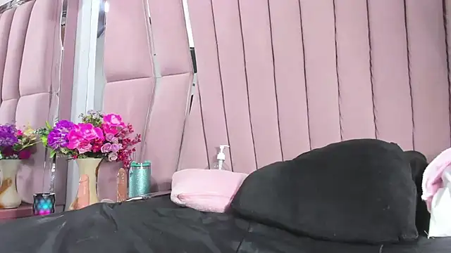 sasha_petitte - Sasha_Petitte's free webcam - UK Sex Cams