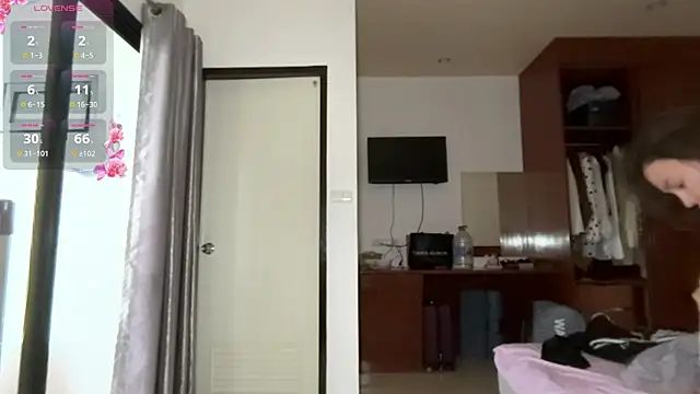 kamila_18_french webcam
