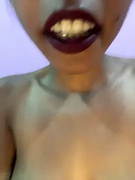 Small_Titss webcam