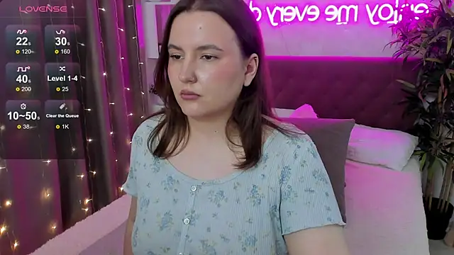 FeralPeach webcam