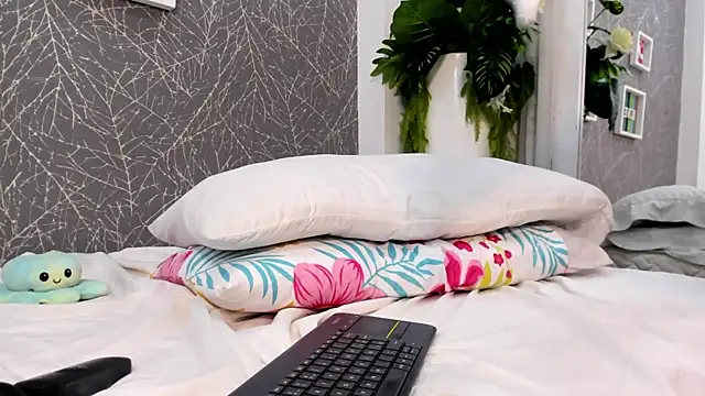 viictoriiasaenz - ViictoriiaSaenz's free webcam - UK Sex Cams