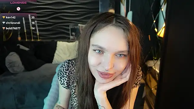 ChloeSunny webcam