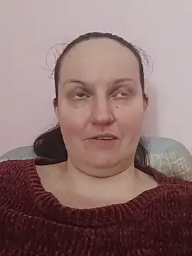 BustyLadyAlma webcam