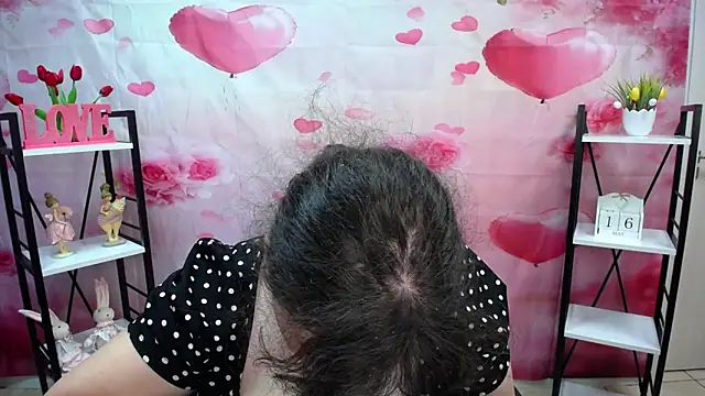 NeonilaLisova webcam