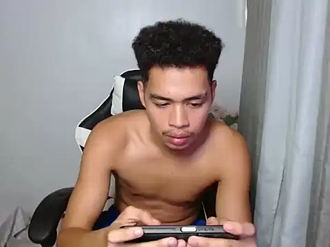 curlyasian_njxx webcam
