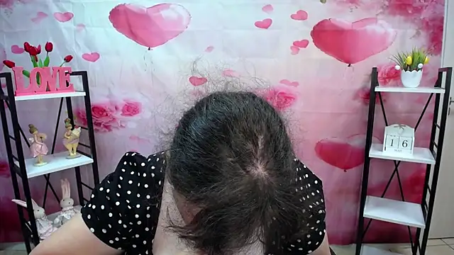 NeonilaLisova webcam