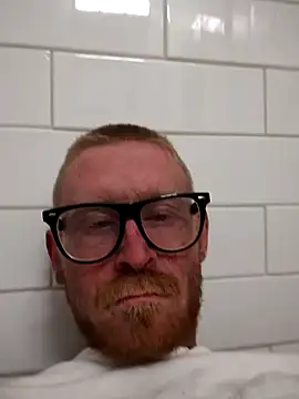 That1HungGinger webcam