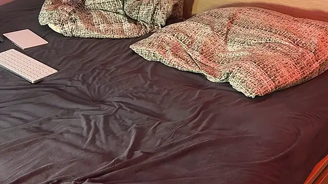 AlwaysHorneyxxx webcam