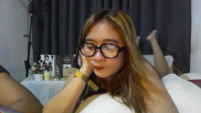 Elysia_Fox webcam