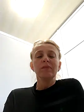 MiaLove183 webcam