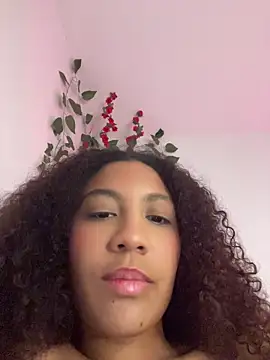 Daphnne_Curly
