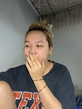 Almira6868 webcam
