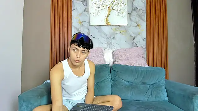 VERY_HOT_GUYS webcam