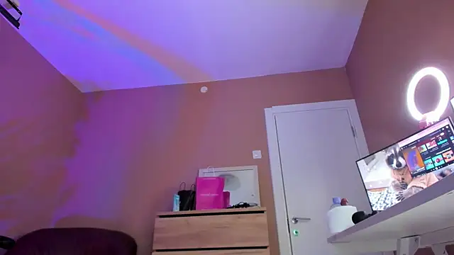 KaylaLaine webcam