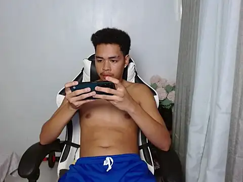curlyasian_njxx webcam
