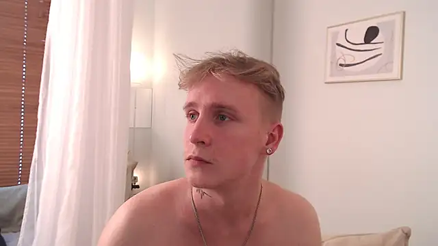 AlexxSweet webcam