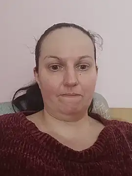 BustyLadyAlma webcam