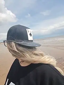 ThatAltGirl webcam